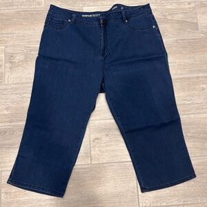 AVENUE Capri Jeans Dark Wash Demin 22 Plus New